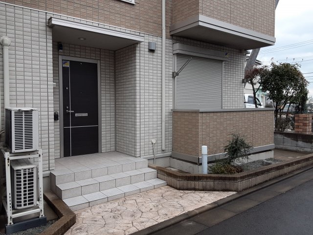 21/30 エントランス