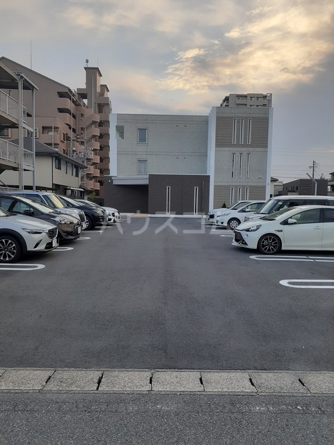 3/5 駐車場