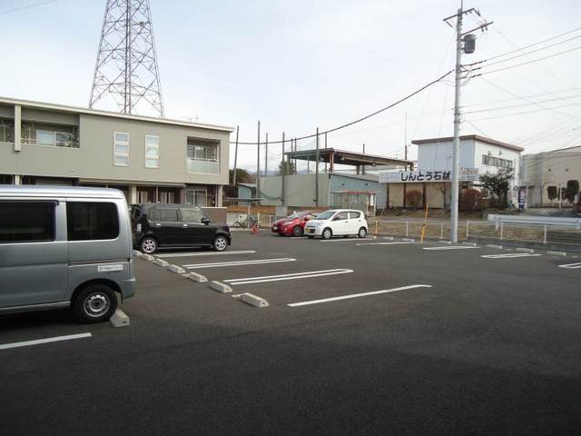 2/6 駐車場