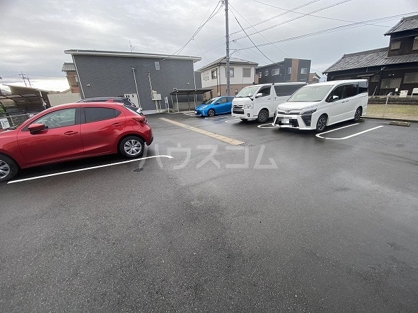 2/4 駐車場