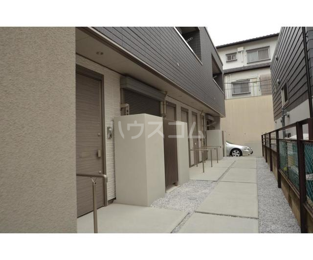 19/27 エントランス