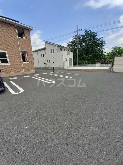 14/27 駐車場