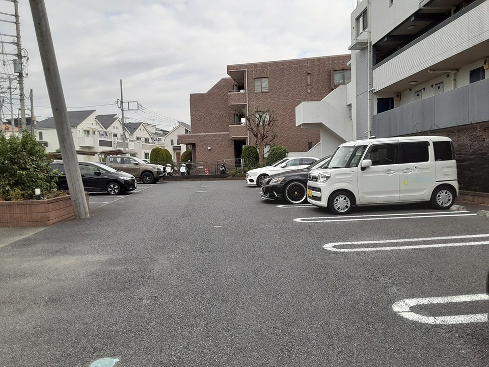 2/5 駐車場
