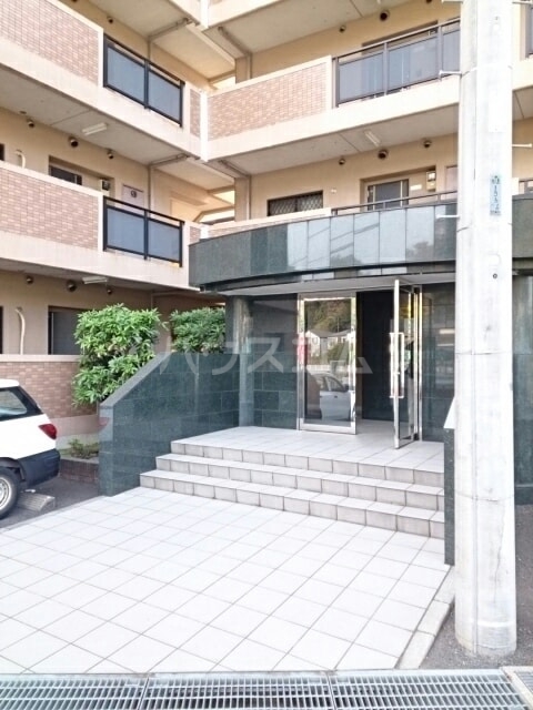 19/26 エントランス