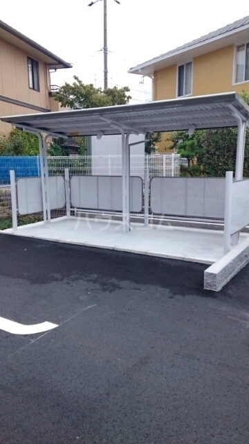 18/25 駐車場