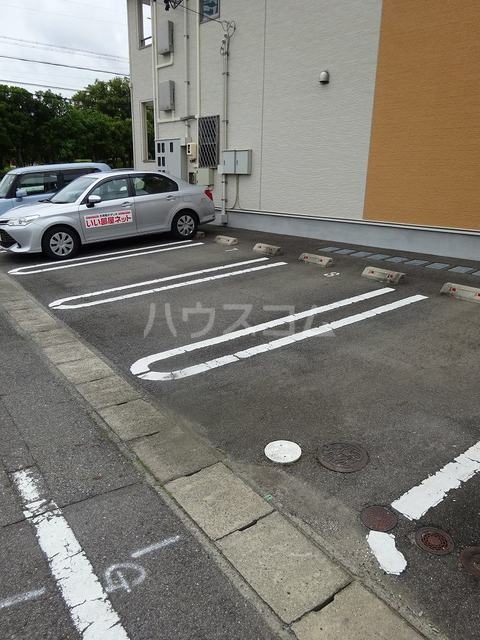 3/7 駐車場