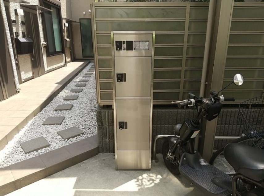 24/30 エントランス