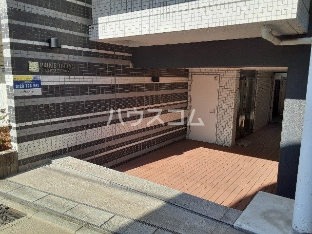 13/16 エントランス