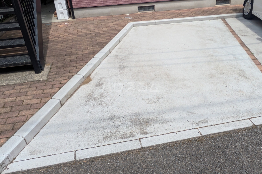 28/30 駐車場