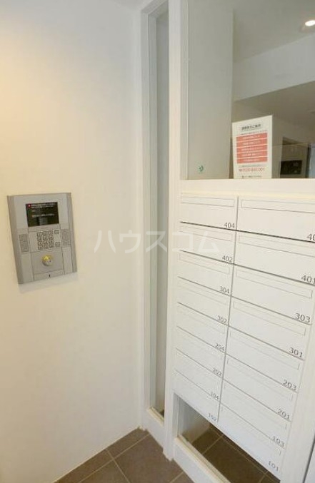 16/25 エントランス