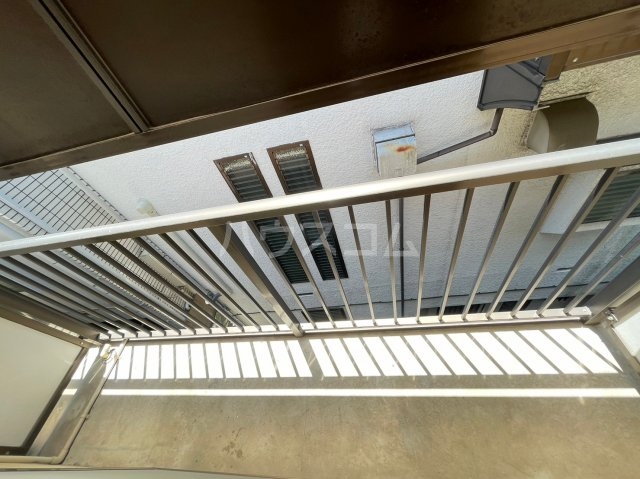 21/30 バルコニー