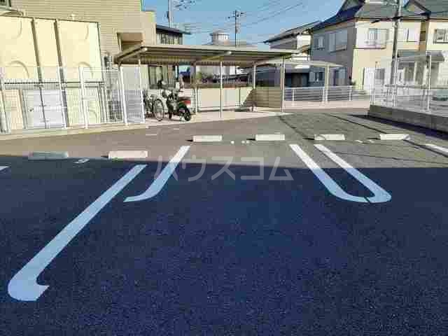 27/30 駐車場
