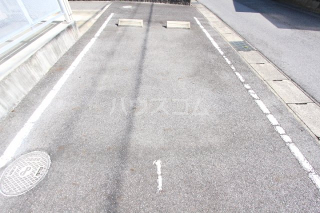24/28 駐車場