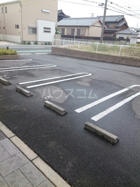 25/30 駐車場