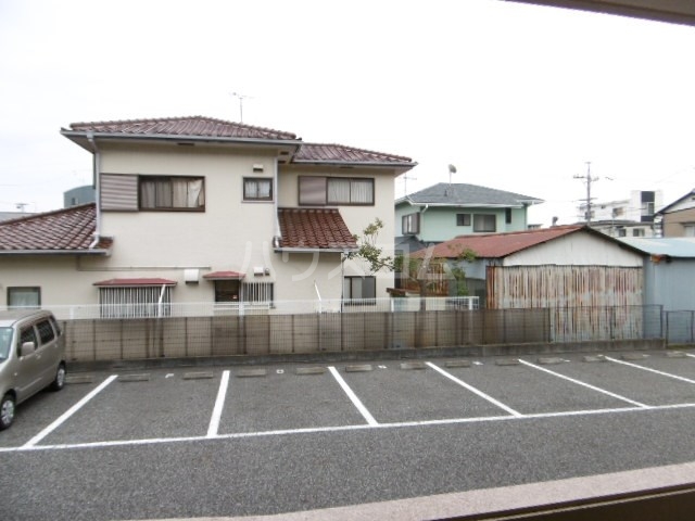 13/14 駐車場