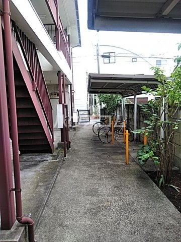 28/30 エントランス