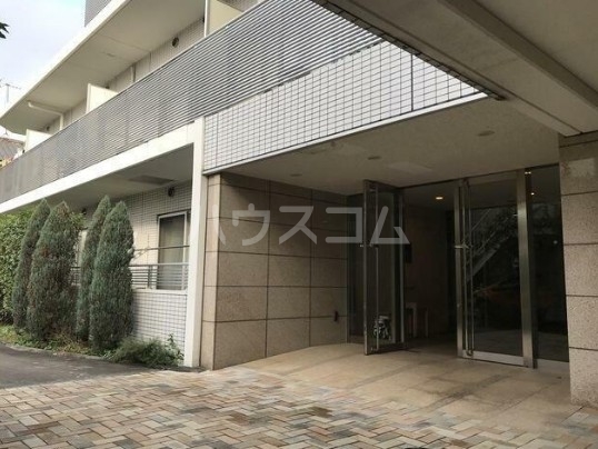 16/26 エントランス