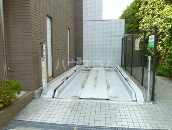 15/23 駐車場