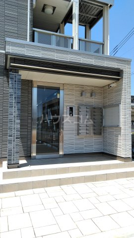 28/30 エントランス