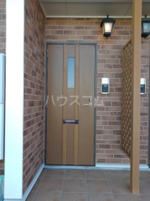 19/30 エントランス