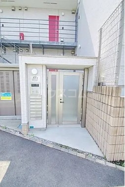 16/25 エントランス