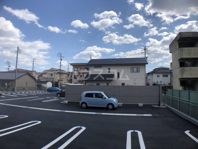 28/30 駐車場