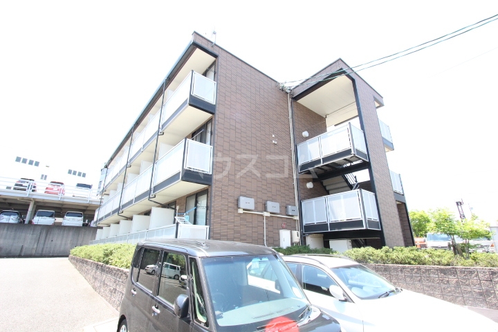 25/27 エントランス