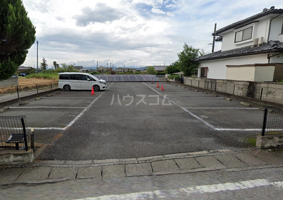 25/27 駐車場