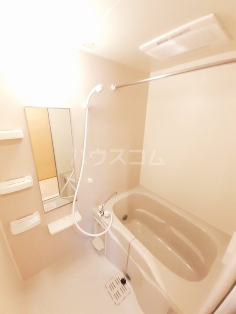 13/30 浴室