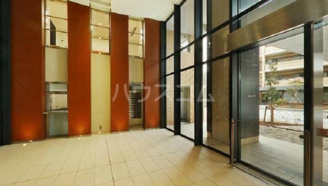 17/26 エントランス