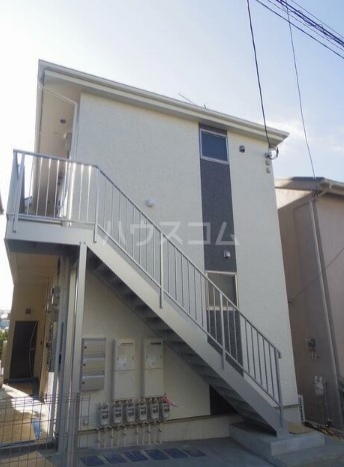 16/23 エントランス