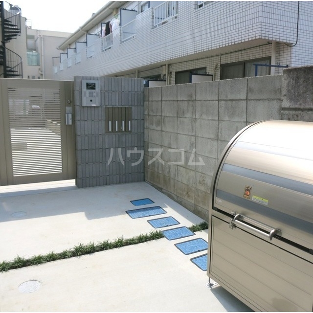 14/22 エントランス