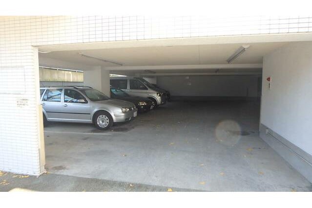 16/19 駐車場