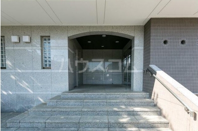 16/26 エントランス