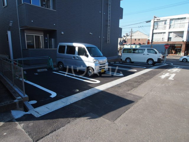 26/30 駐車場