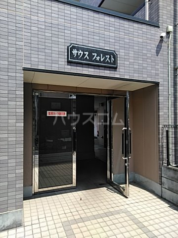 28/30 エントランス