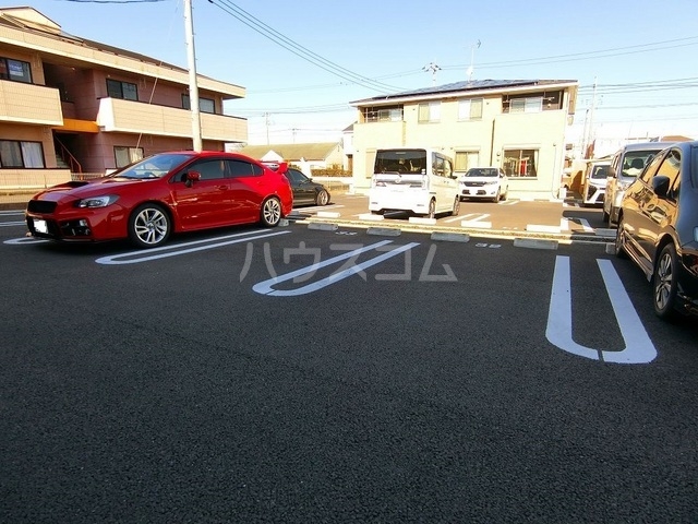 27/30 駐車場