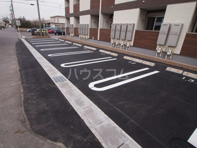 25/30 駐車場