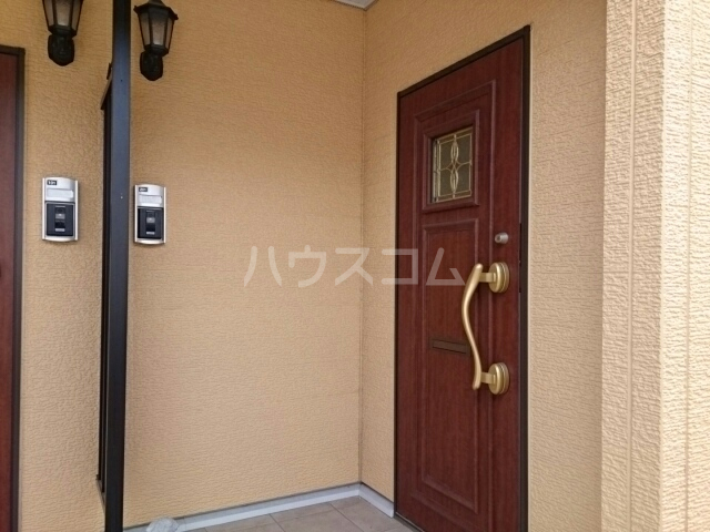 24/30 エントランス