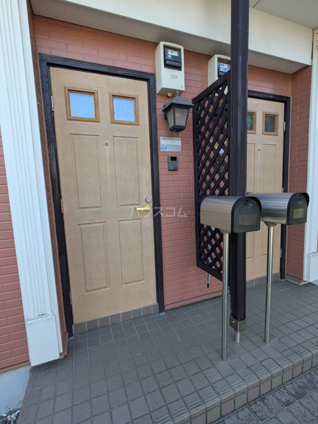 23/30 エントランス