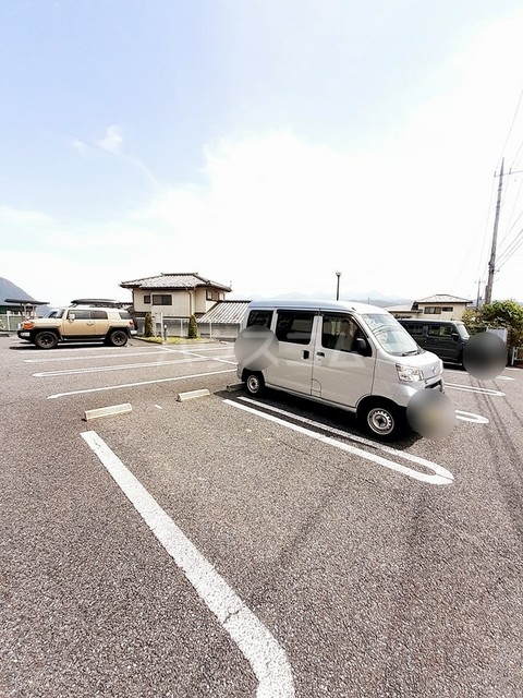 15/23 駐車場