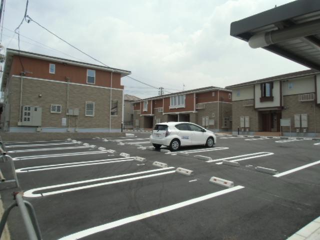 22/28 駐車場