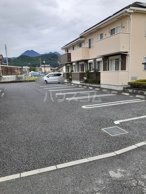 27/30 駐車場