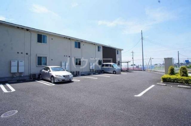 27/30 駐車場