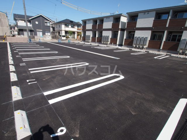 27/30 駐車場