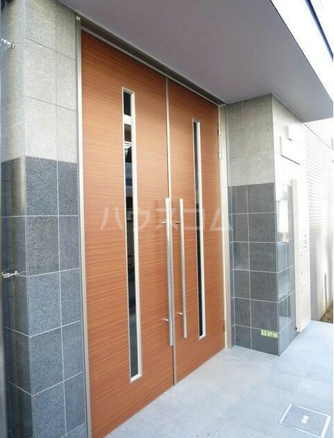 16/26 エントランス