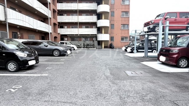 26/30 駐車場