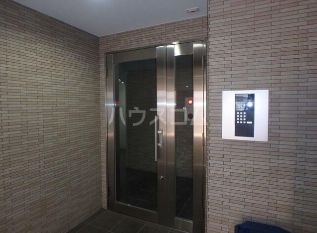 16/22 エントランス