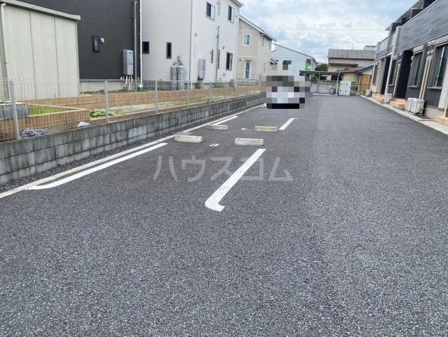 27/30 駐車場