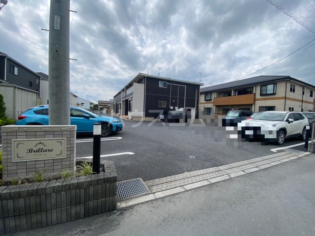27/30 駐車場